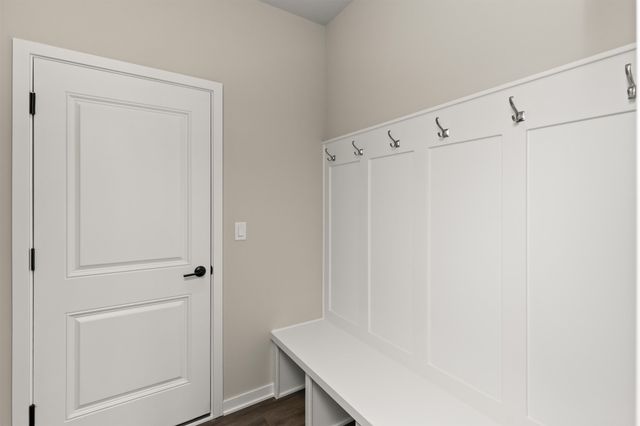 16520 Bentwood Drive, Urbandale, IA 50323