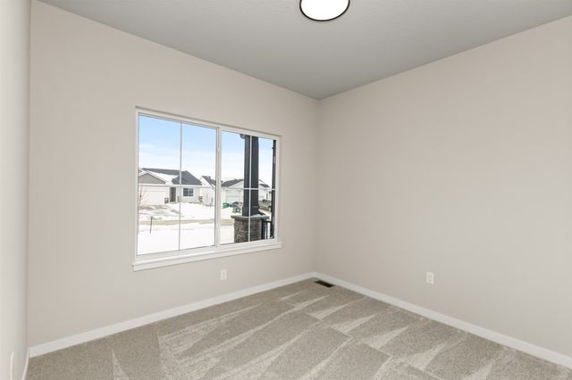 16520 Bentwood Drive, Urbandale, IA 50323