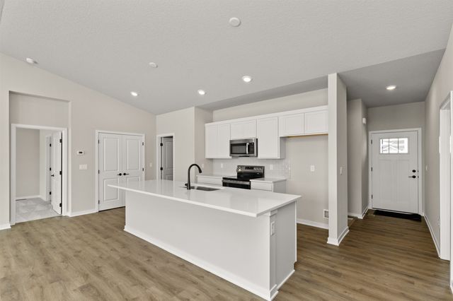 16520 Bentwood Drive, Urbandale, IA 50323