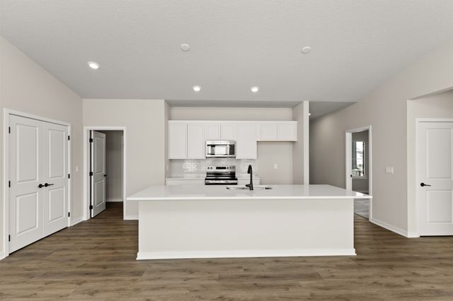 16520 Bentwood Drive, Urbandale, IA 50323