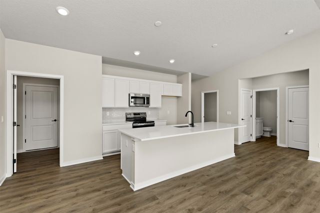 16520 Bentwood Drive, Urbandale, IA 50323