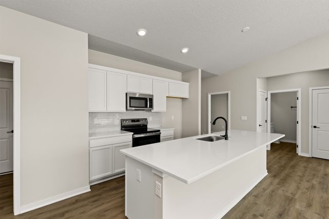 16520 Bentwood Drive, Urbandale, IA 50323