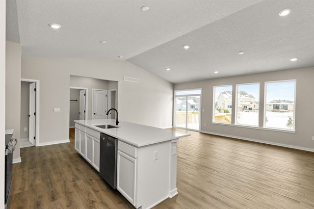 16520 Bentwood Drive, Urbandale, IA 50323