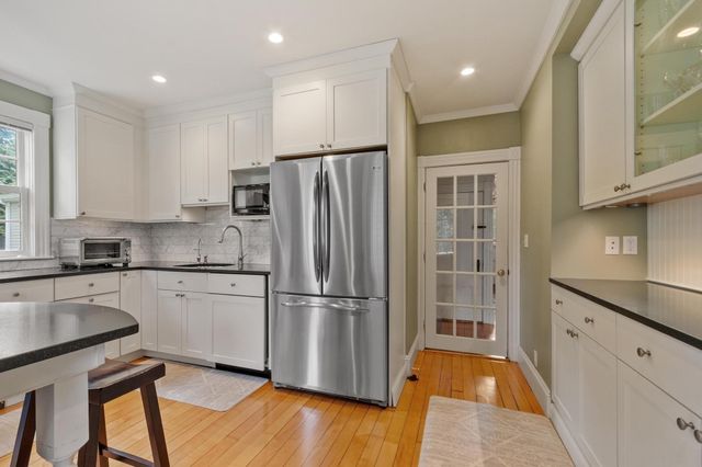 33 School Street 3, Andover, MA 01810