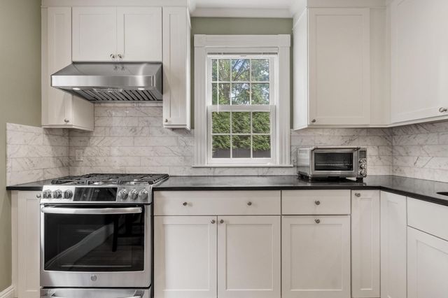 33 School Street 3, Andover, MA 01810