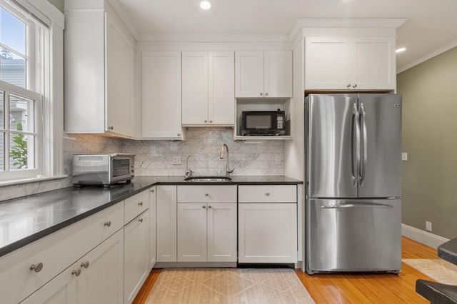 33 School Street 3, Andover, MA 01810