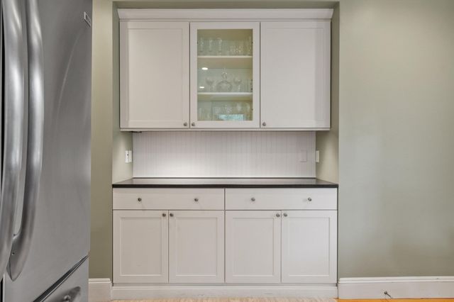 33 School Street 3, Andover, MA 01810