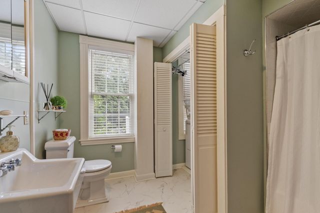 33 School Street 3, Andover, MA 01810