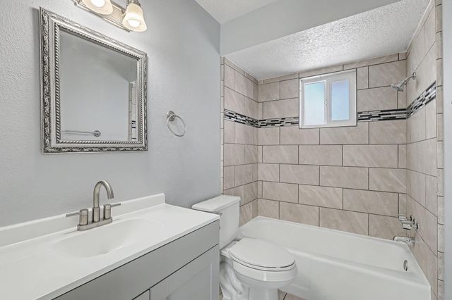 1001 37th Street SE, Rio Rancho, NM 87124