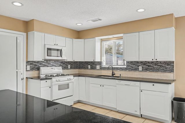 1001 37th Street SE, Rio Rancho, NM 87124