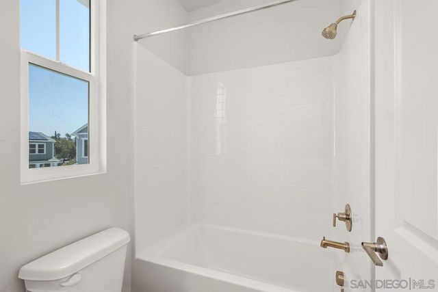 1523 Wingwood, Vista, CA 92083