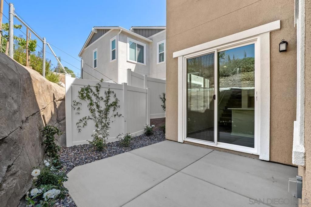 Image 10 of property listing at 1523 Wingwood, Vista, CA 92083