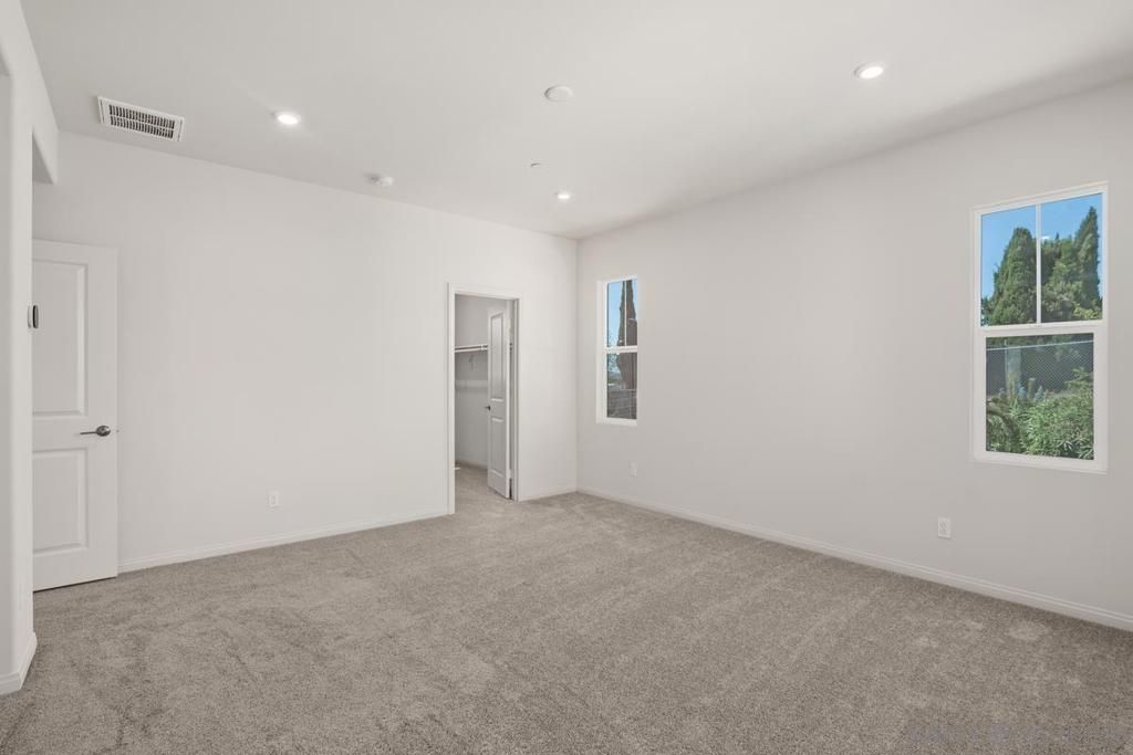 Image 16 of property listing at 1523 Wingwood, Vista, CA 92083