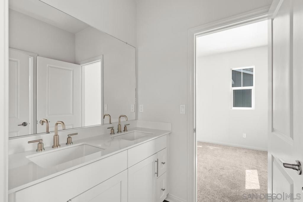 Image 23 of property listing at 1523 Wingwood, Vista, CA 92083