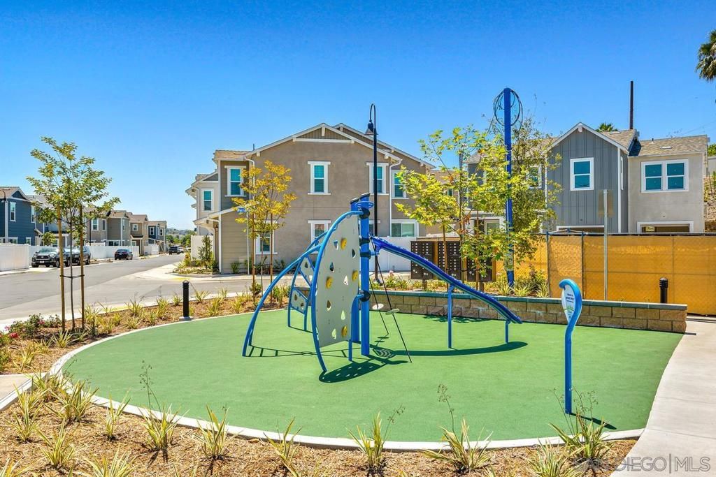 Image 29 of property listing at 1523 Wingwood, Vista, CA 92083