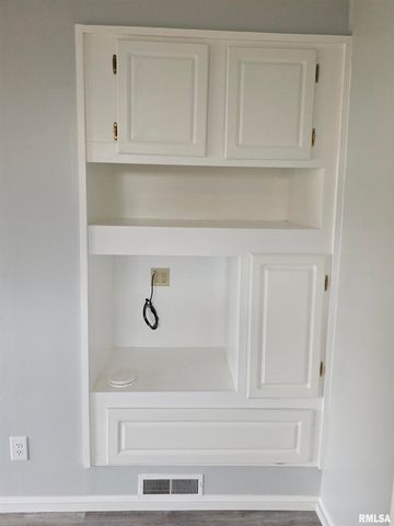 619 W PINE Street, Chillicothe, IL 61523