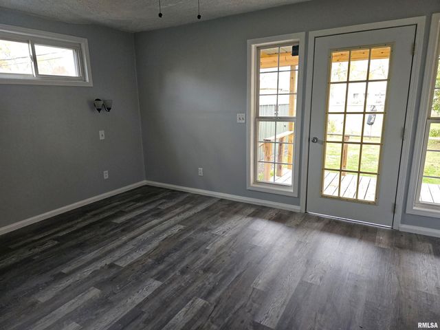 619 W PINE Street, Chillicothe, IL 61523