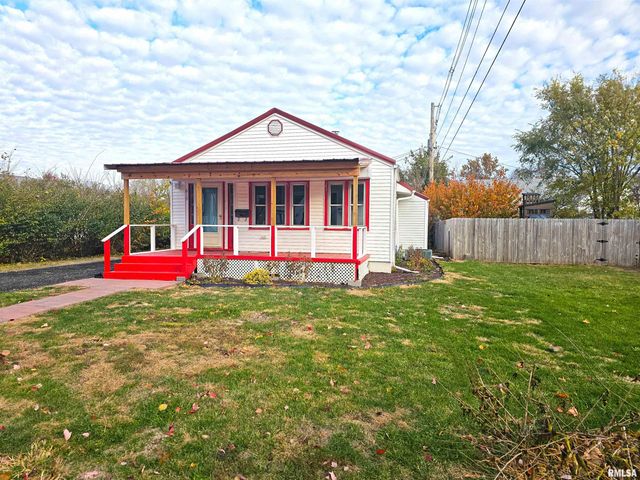 619 W PINE Street, Chillicothe, IL 61523