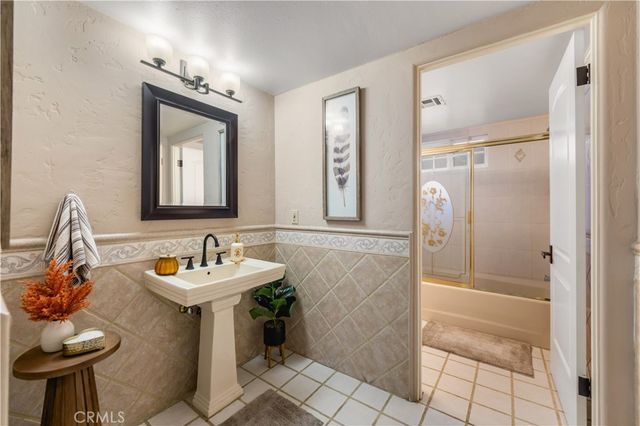 828 S Sunset Canyon, Burbank, CA 91501