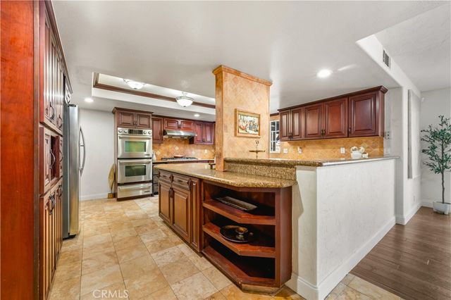 828 S Sunset Canyon, Burbank, CA 91501