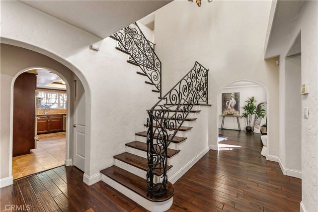 828 S Sunset Canyon, Burbank, CA 91501