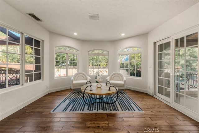 828 S Sunset Canyon, Burbank, CA 91501