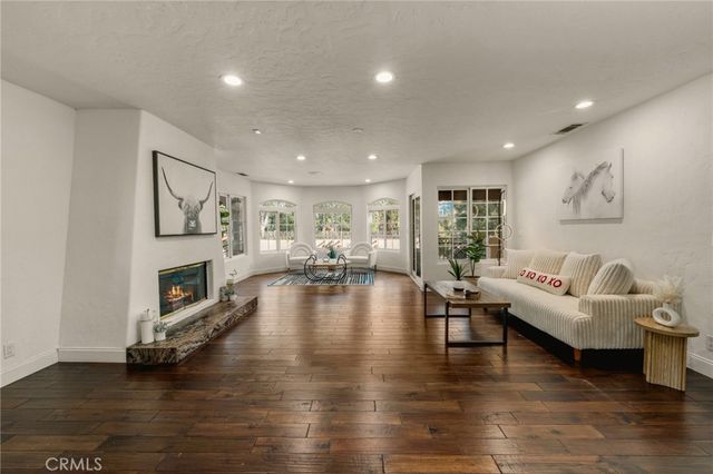 828 S Sunset Canyon, Burbank, CA 91501