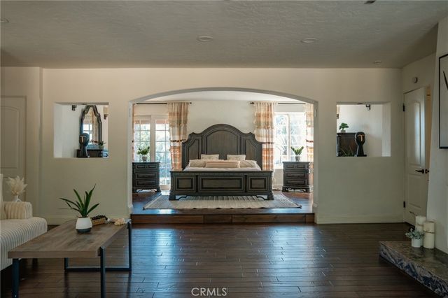 828 S Sunset Canyon, Burbank, CA 91501