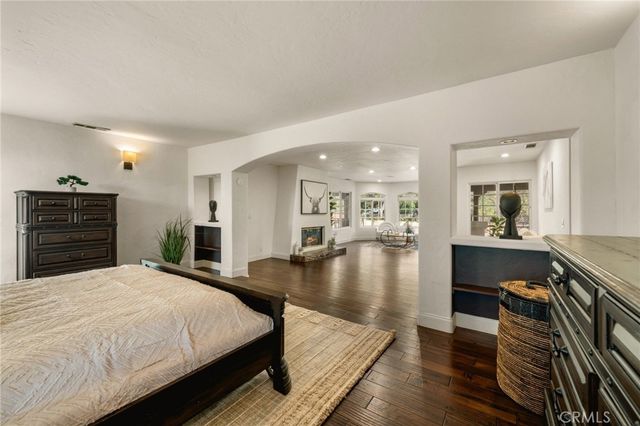 828 S Sunset Canyon, Burbank, CA 91501