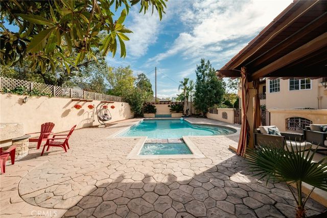 828 S Sunset Canyon, Burbank, CA 91501