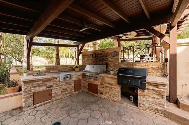 828 S Sunset Canyon, Burbank, CA 91501