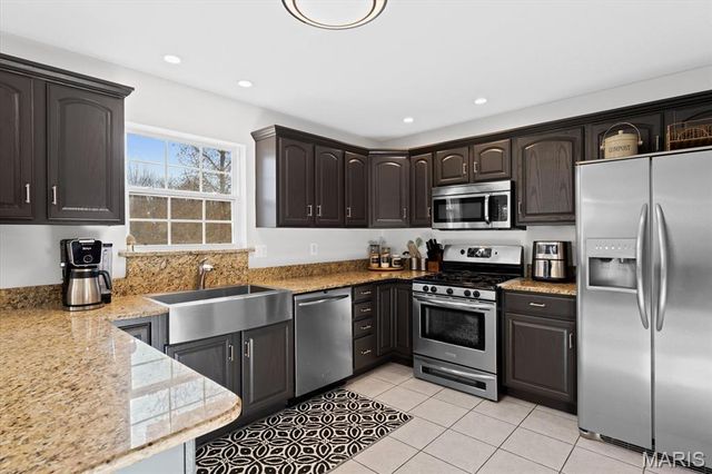 1820 Creekside Drive, Swansea, IL 62226