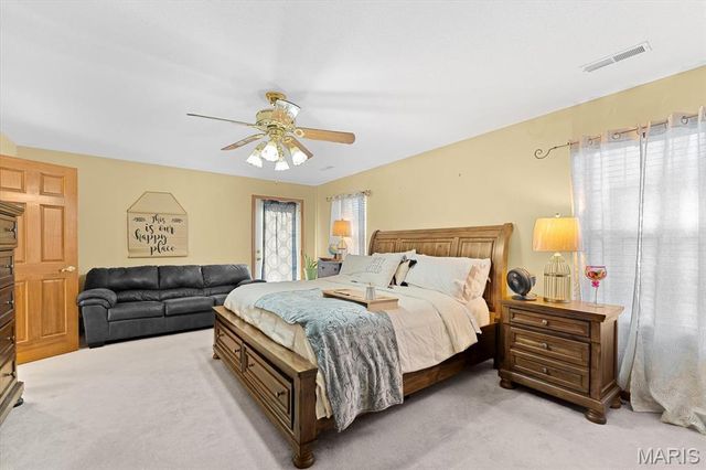 1820 Creekside Drive, Swansea, IL 62226