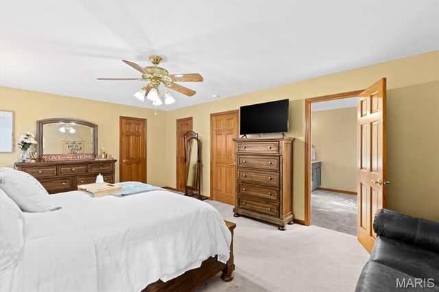 1820 Creekside Drive, Swansea, IL 62226