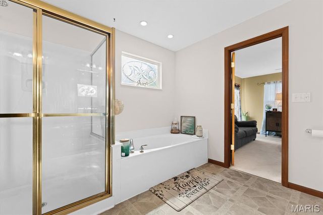 1820 Creekside Drive, Swansea, IL 62226