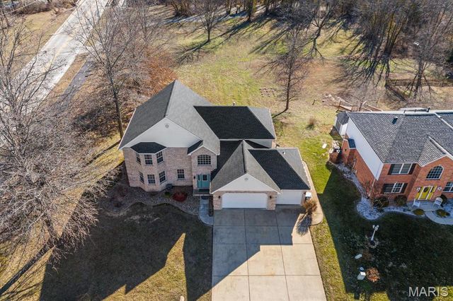 1820 Creekside Drive, Swansea, IL 62226