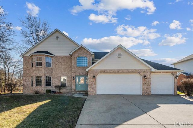 1820 Creekside Drive, Swansea, IL 62226