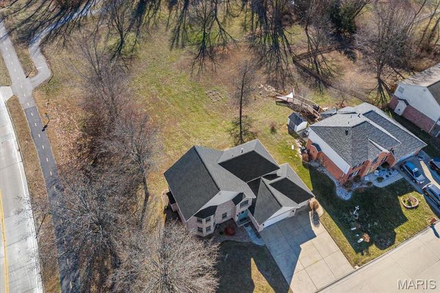 1820 Creekside Drive, Swansea, IL 62226