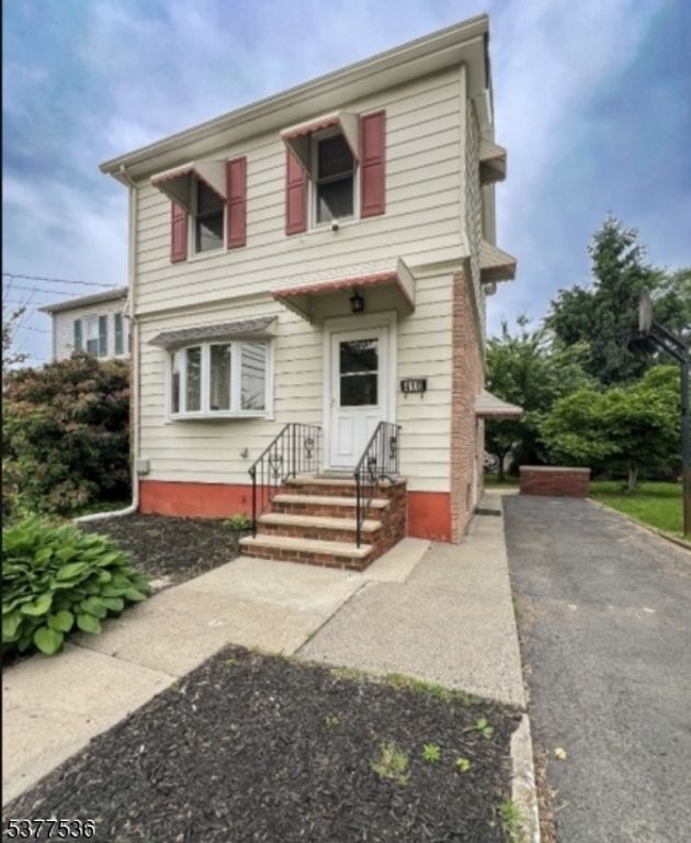 Image 1 of property listing at 410 Broughton Ave, Bloomfield Twp., NJ 07003