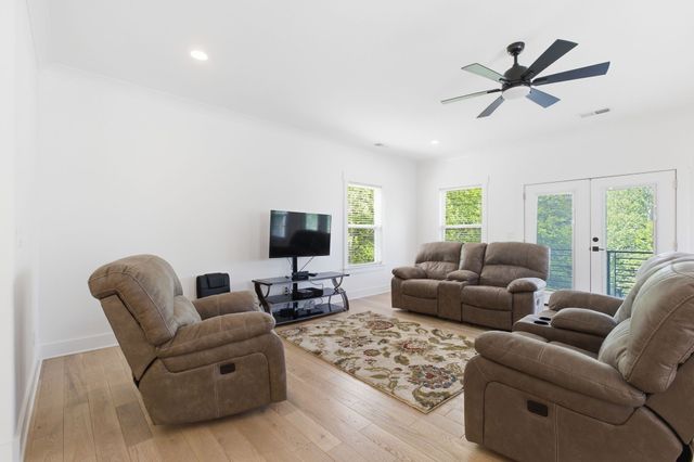 2666 Miami Ave, Nashville, TN 37214