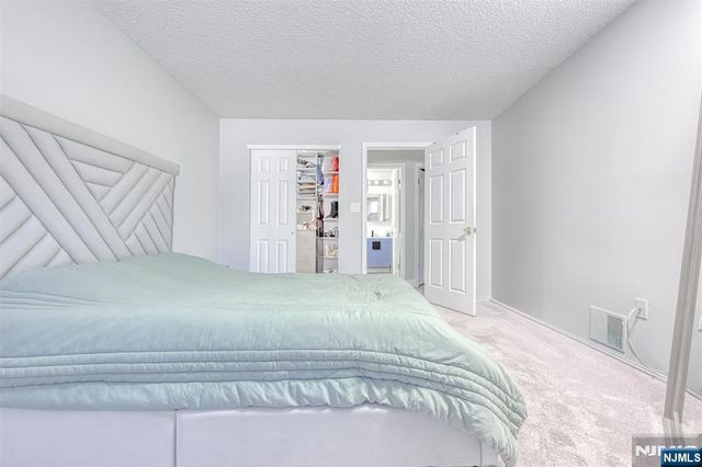 1068 Cambridge Court, Mahwah, NJ 07430