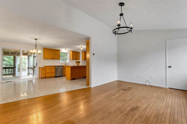 15 Tamarack Court, Manchester, NH 03103