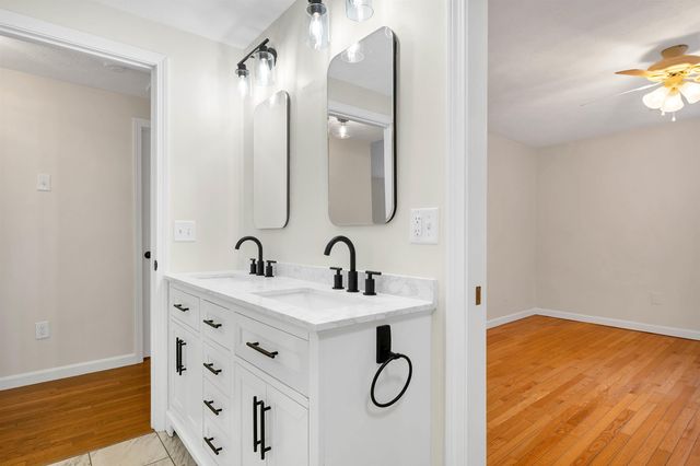 15 Tamarack Court, Manchester, NH 03103