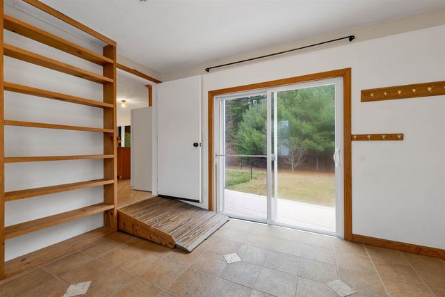 15 Tamarack Court, Manchester, NH 03103