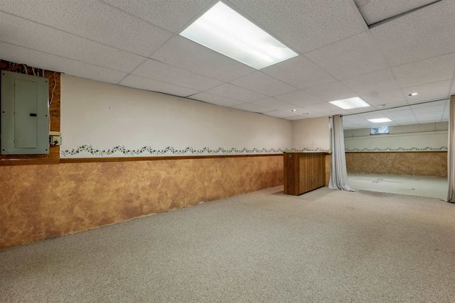 15 Tamarack Court, Manchester, NH 03103