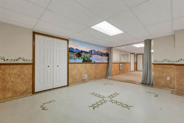 15 Tamarack Court, Manchester, NH 03103