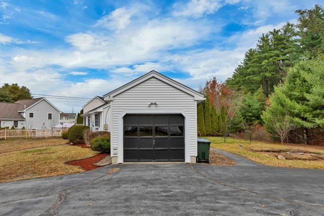 15 Tamarack Court, Manchester, NH 03103