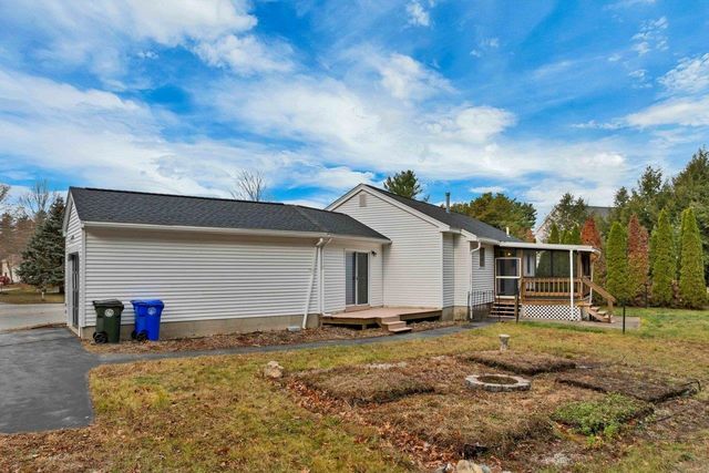 15 Tamarack Court, Manchester, NH 03103