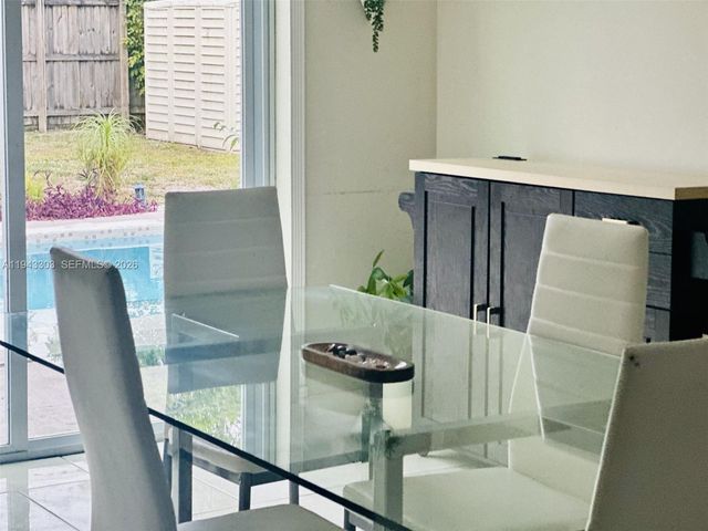 7021 Scott St., Hollywood, FL 33024