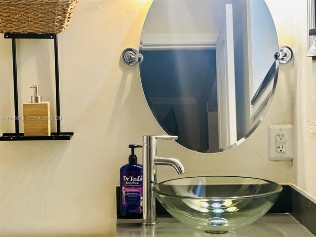 7021 Scott St., Hollywood, FL 33024